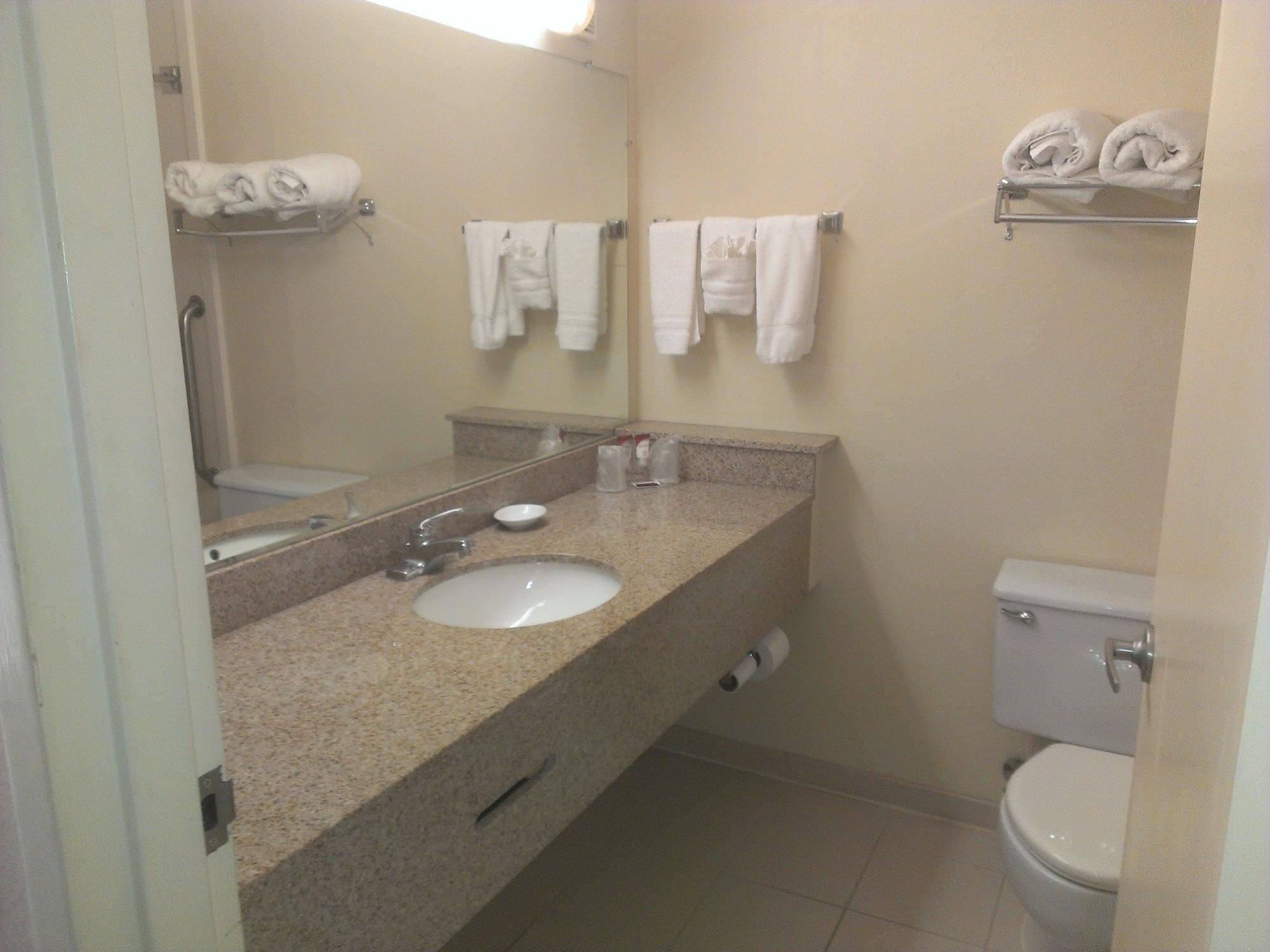 Hotel I-64 Richmond Dumbarton Extérieur photo