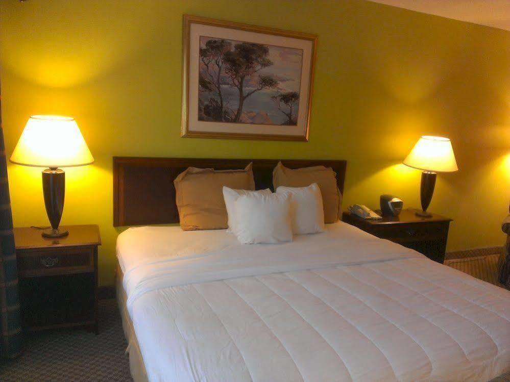 Hotel I-64 Richmond Dumbarton Extérieur photo